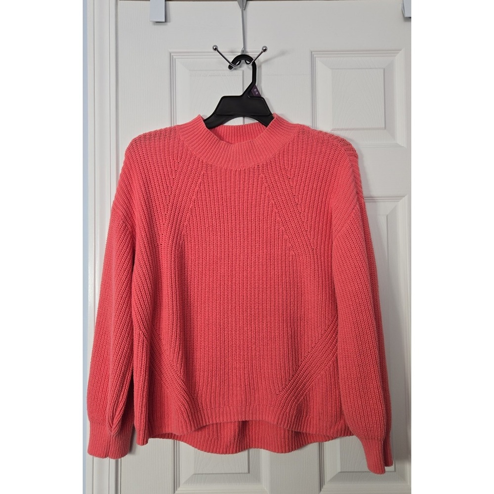 Old Navy Womans Long Sleeve Sweater Size Medium‎ Dark Peach Color
